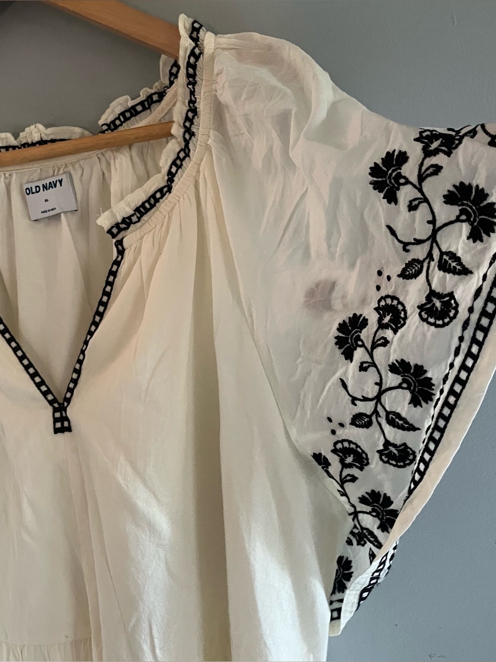 Embroidered Dress - Picture 3 of 6